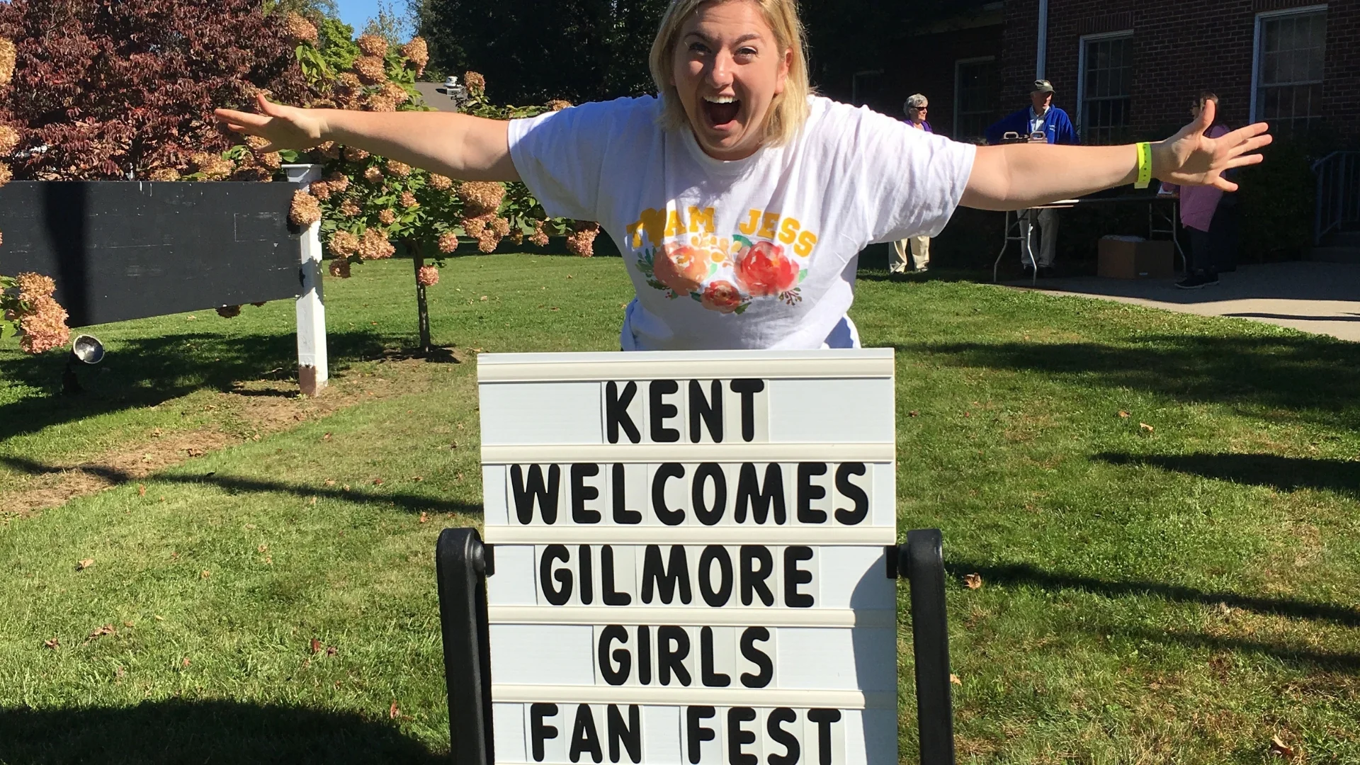  (Me peeing-my-pants-excited at Gilmore Girls Fan Fest 2017.) 